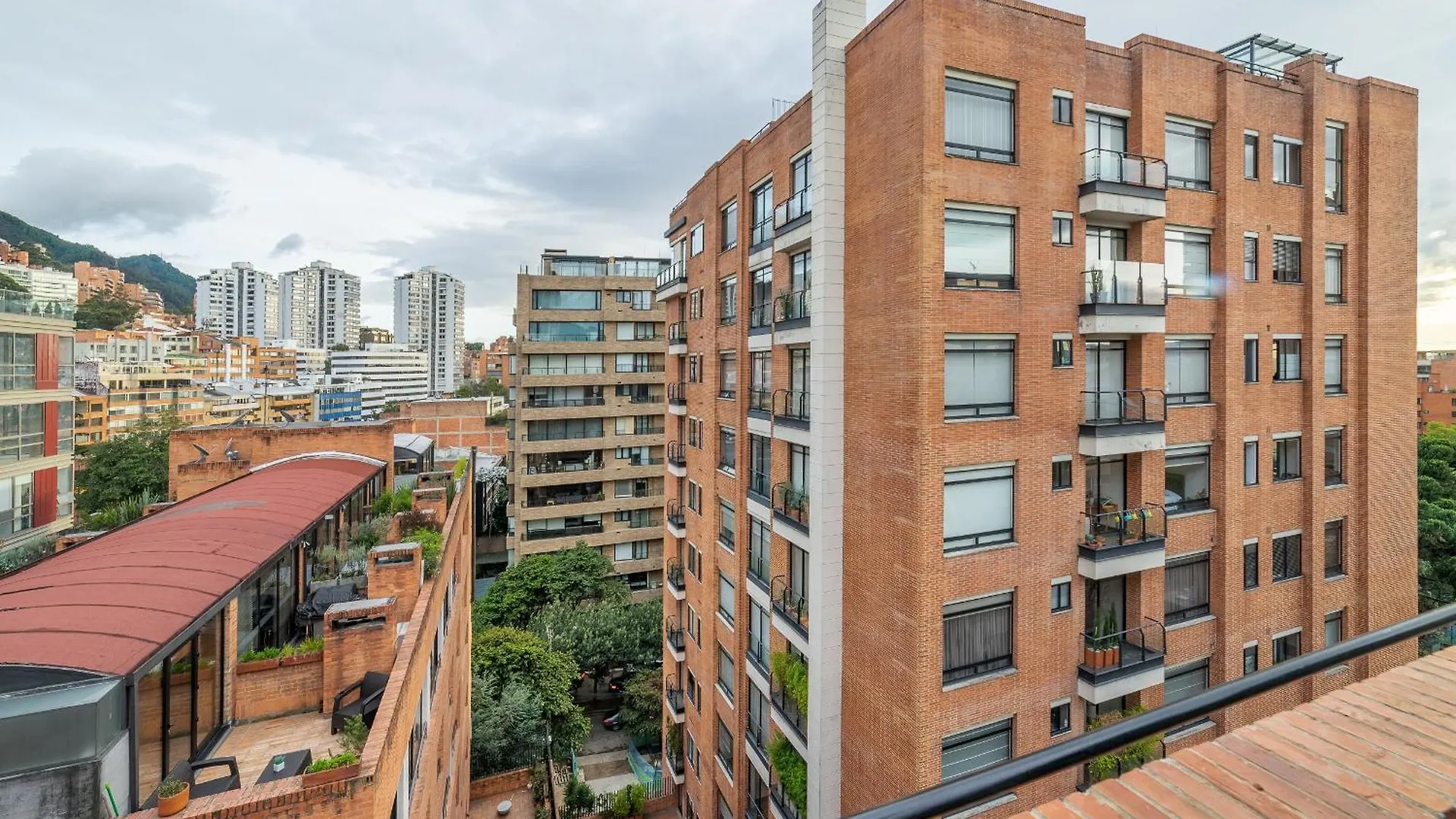 Penthouse Chicala Colombian Experience In Parque Virrey Apartment Bogota