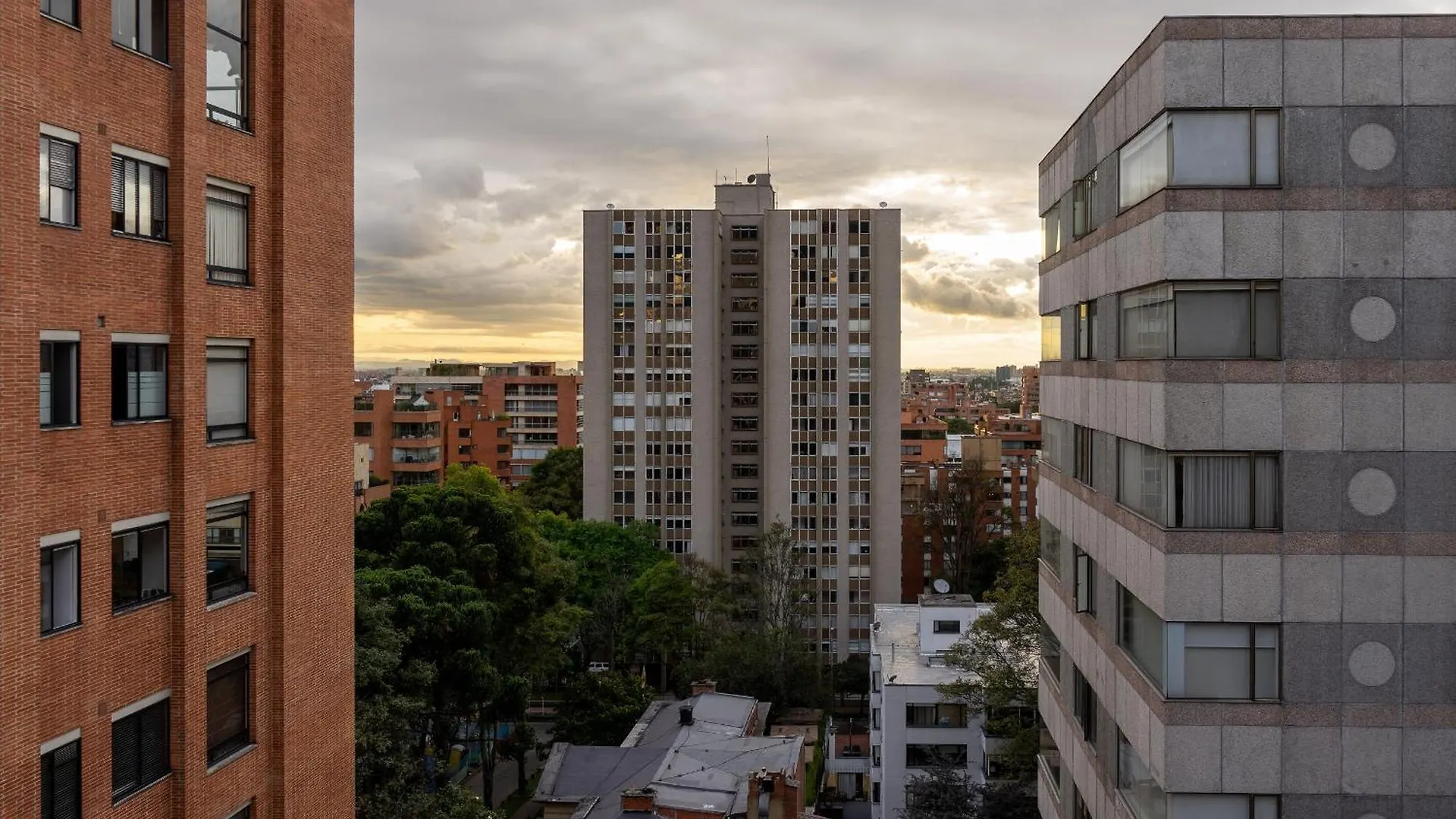 Penthouse Chicala Colombian Experience In Parque Virrey location